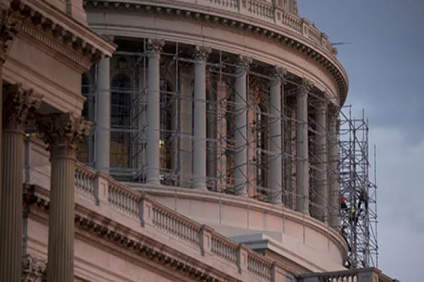 Democrats Seek U.S. Contract Ban To Limit Corporate Inversions