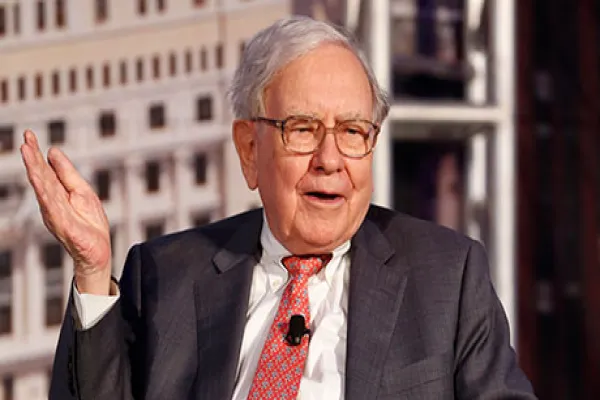 2015-02-georgina-hurst-warren-buffett-large.jpg