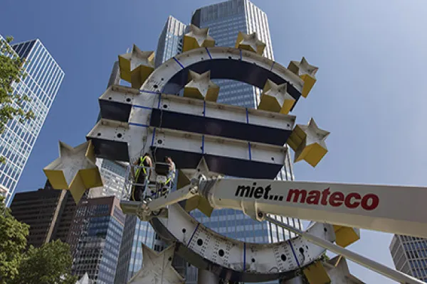 European Central Bank's Euro Sculpture Undergoes Makeover