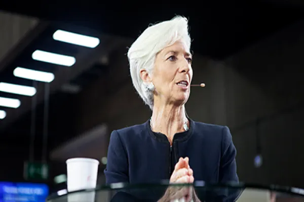 2015-10-tom-buerkle-imf-china-christine-lagarde-large.jpg