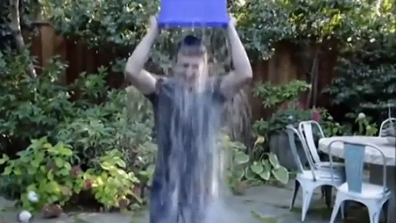 2014-10-zuckerberg-ice-bucket-large.jpg