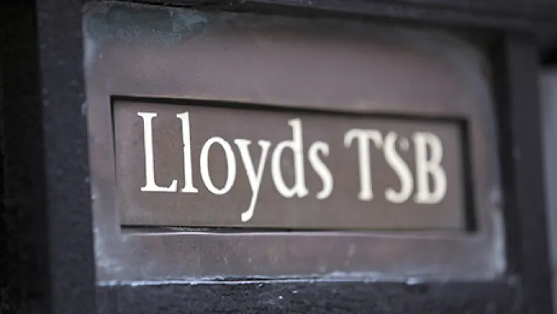 U.K. Government Sees Profit On First Lloyds Sale