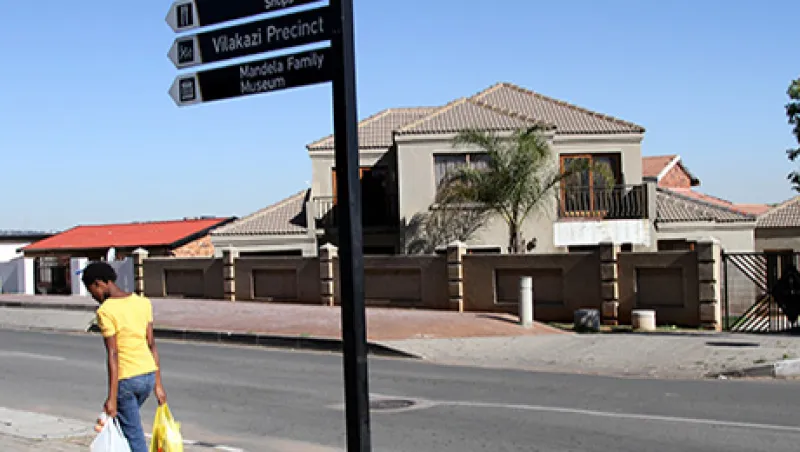 South African Retail Economy And Maponya Mall