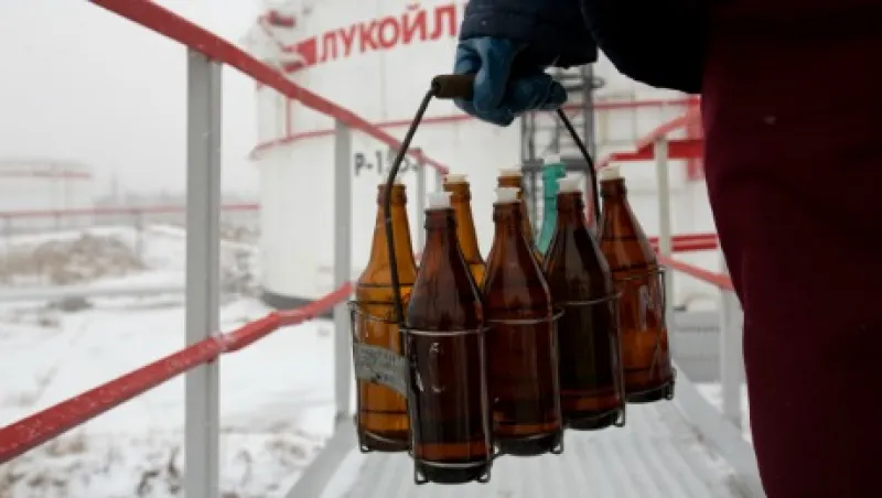 2015-01-da-lukoil-russia-oil-samples-large.jpg